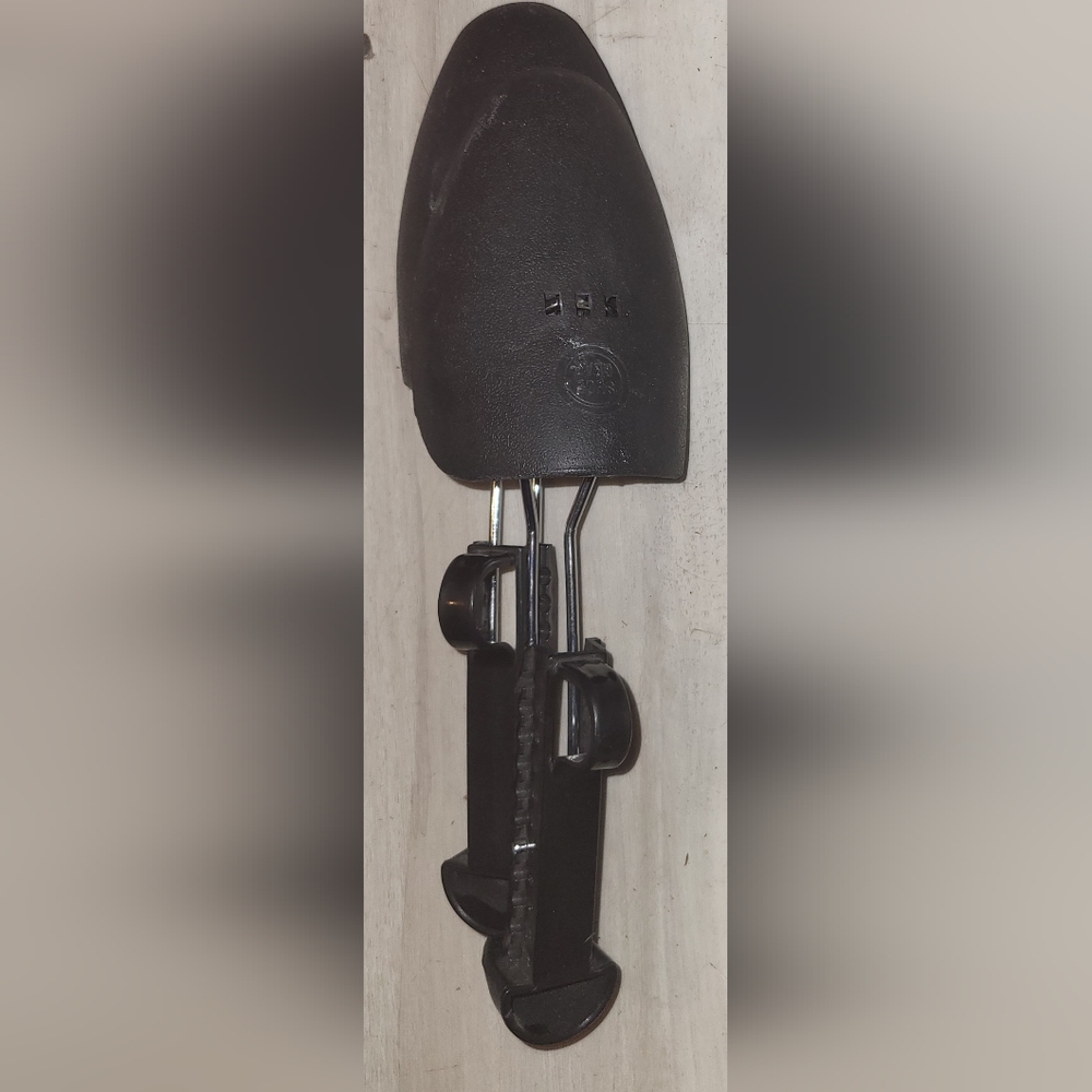 Shoe Gear Shoe trees pair